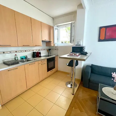 5-minute Walk To The Train Station Appartement