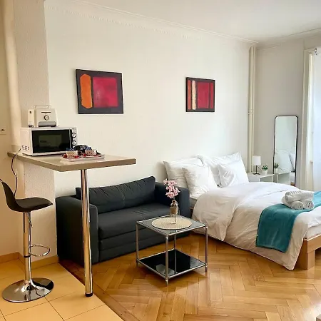 Appartement 5-minute Walk To The Train Station